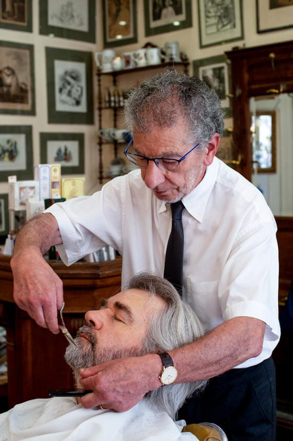 Photo reportage métier Alain Maître Barbier Paris