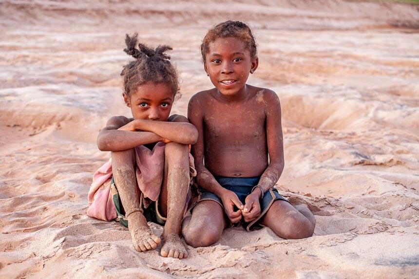 Portrait de deux sœurs Exposition Photos Madagascar Nantes