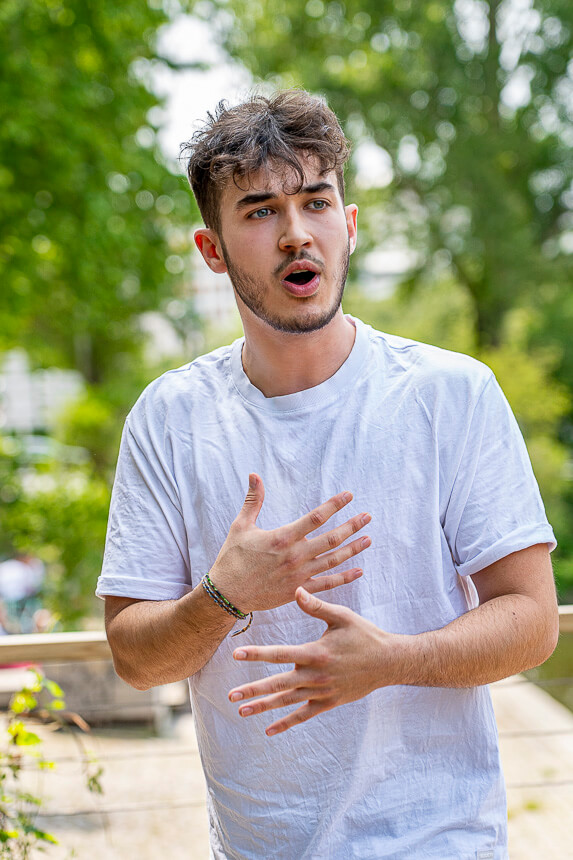 Reportage portrait événementiel plein air Slam Poetry Nantes