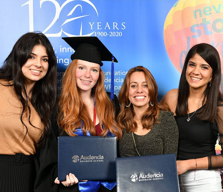 Photo Alumni Remise diplôme Audencia Business School 2020
