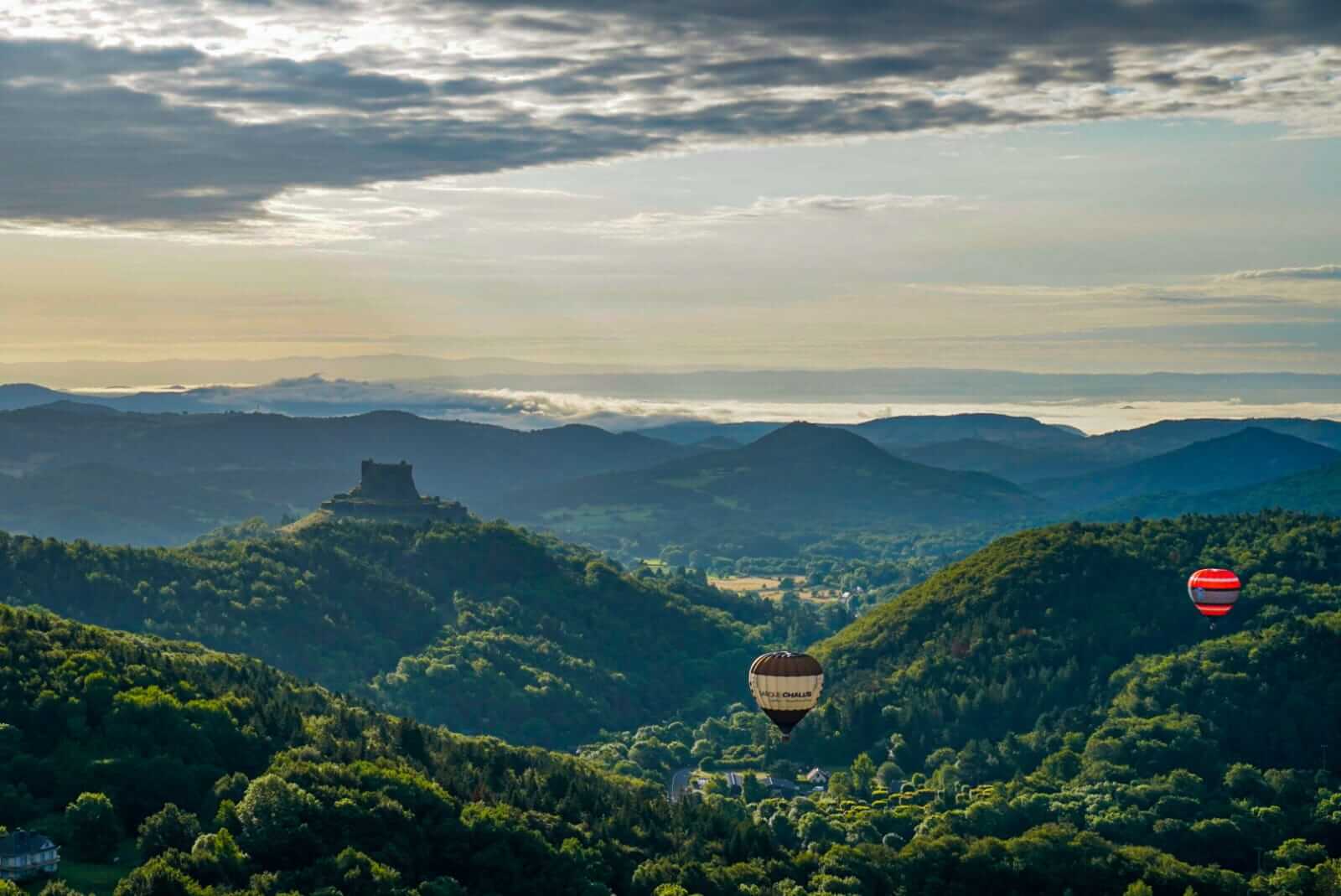 Le vol des montgolfières, Volcans d'Auvergne